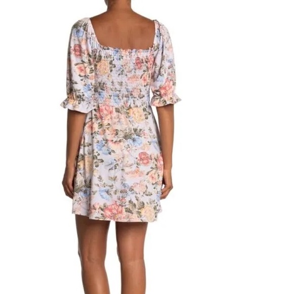 Wayf Smocked Floral Dress - Size XS - Picture 2 of 9